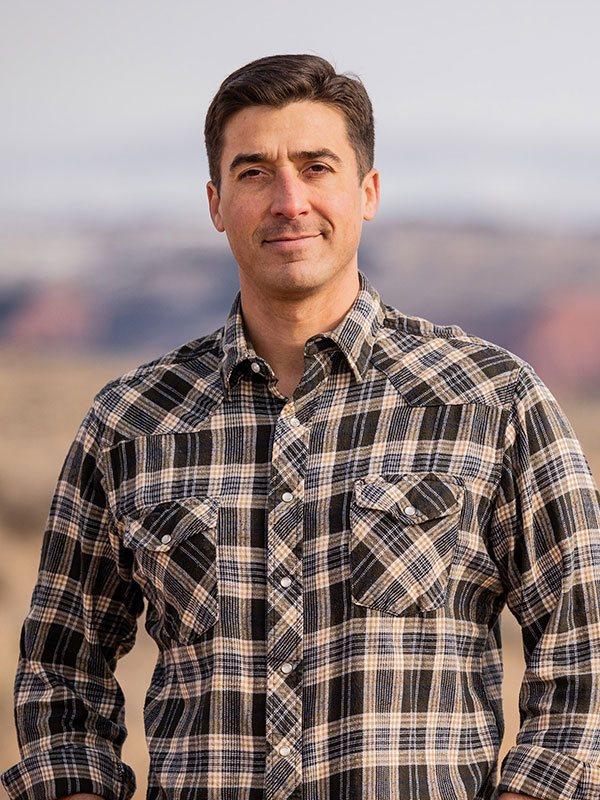 TJ Roberts-headshot